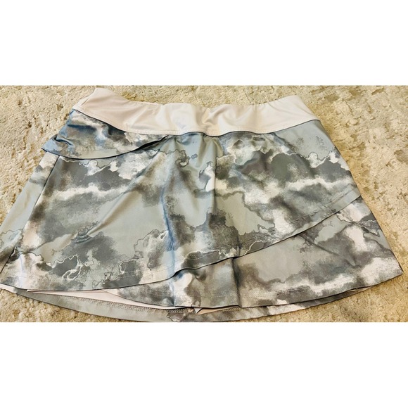 Fila Skort Layered Ruffle Gray White Cloud Print Activewear Womens Large - Picture 1 of 6